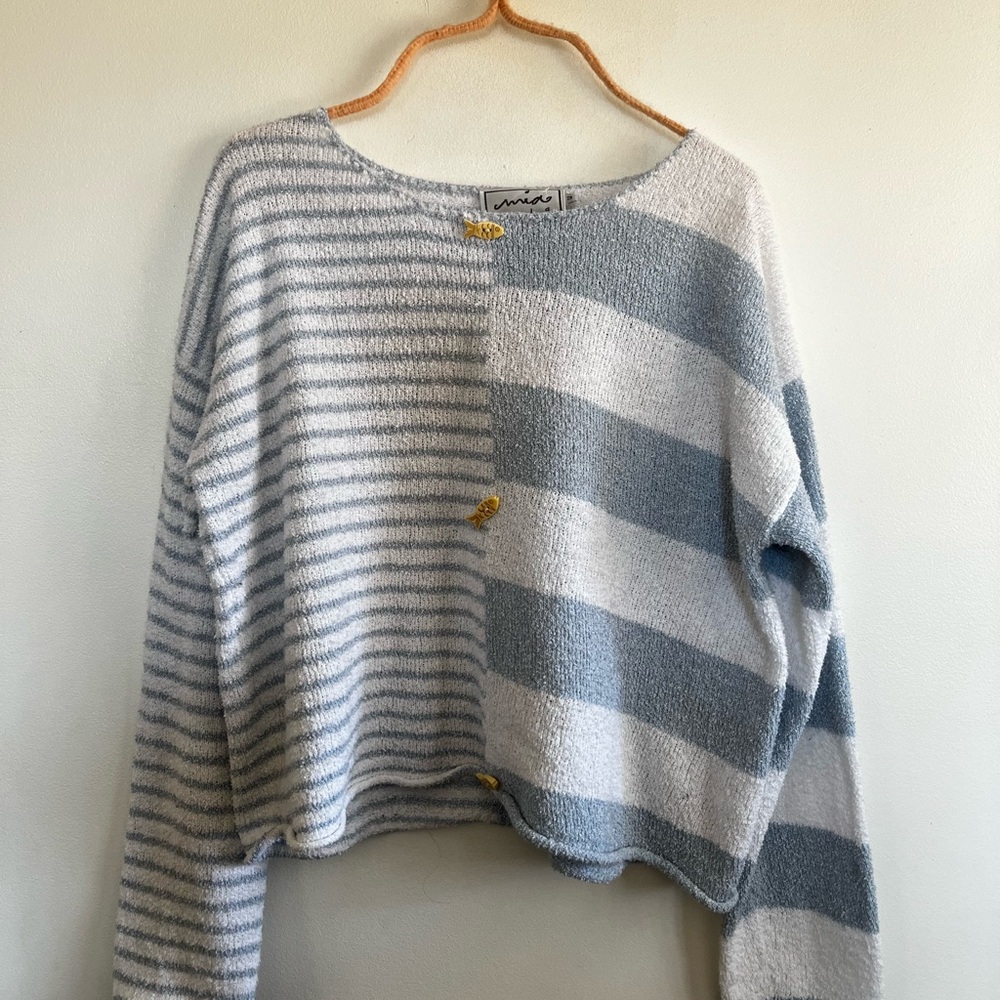 Vintage “Mia Nola” blue and white striped sweater with cute fish detail buttons